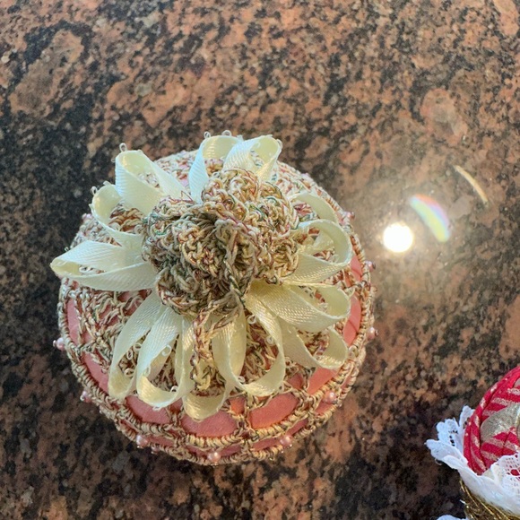 Vintage handmade quilted ornaments (4) - Picture 5 of 7